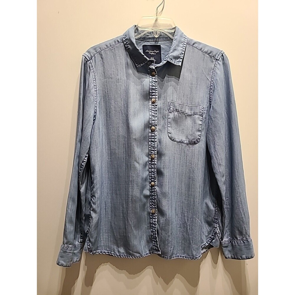 American Eagle Outfitters AE Distressed Denim Button Up Shirt Chambray Sz Med